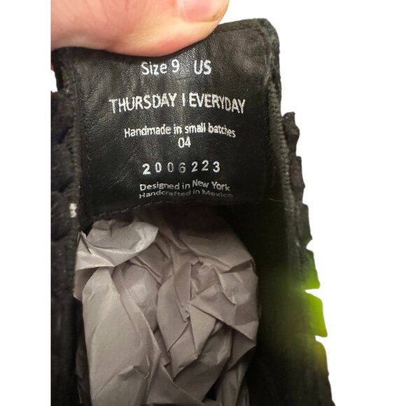 Sold Thursday Dreamer Suede Bootie Womens 9 Black Chelsea Pointed Toe Classic - Picture 5 of 16